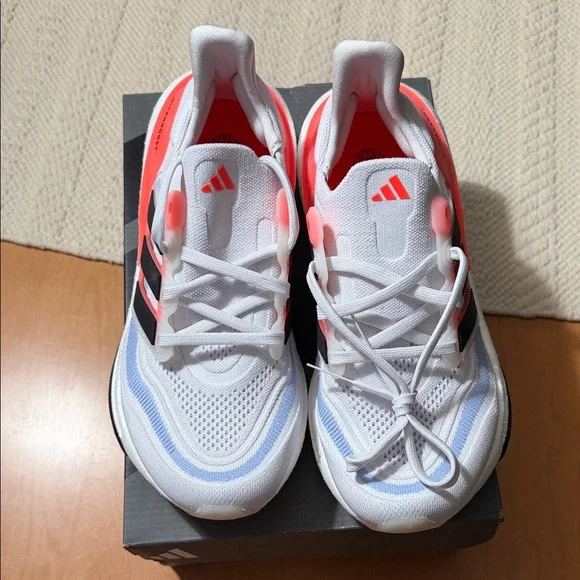 Adidas Ultraboost Light M7/W8.5/40. NIB - Picture 9 of 17